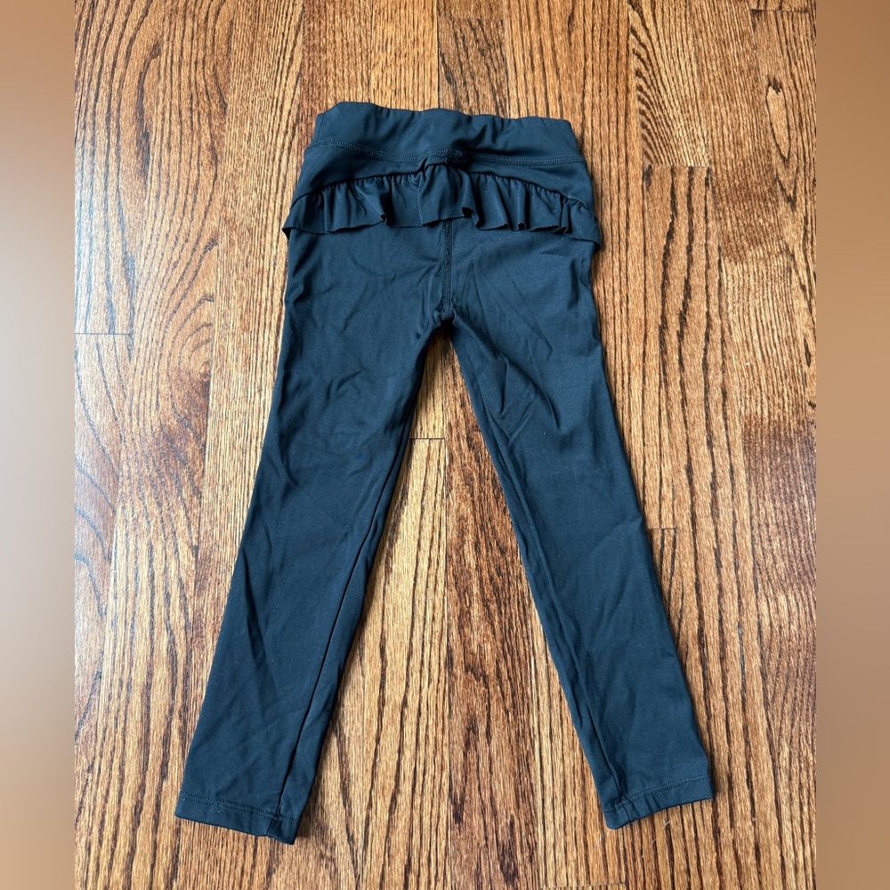Girls Black Stretchy Athletic Leggings - Cute Ruffle Back - Size 3t